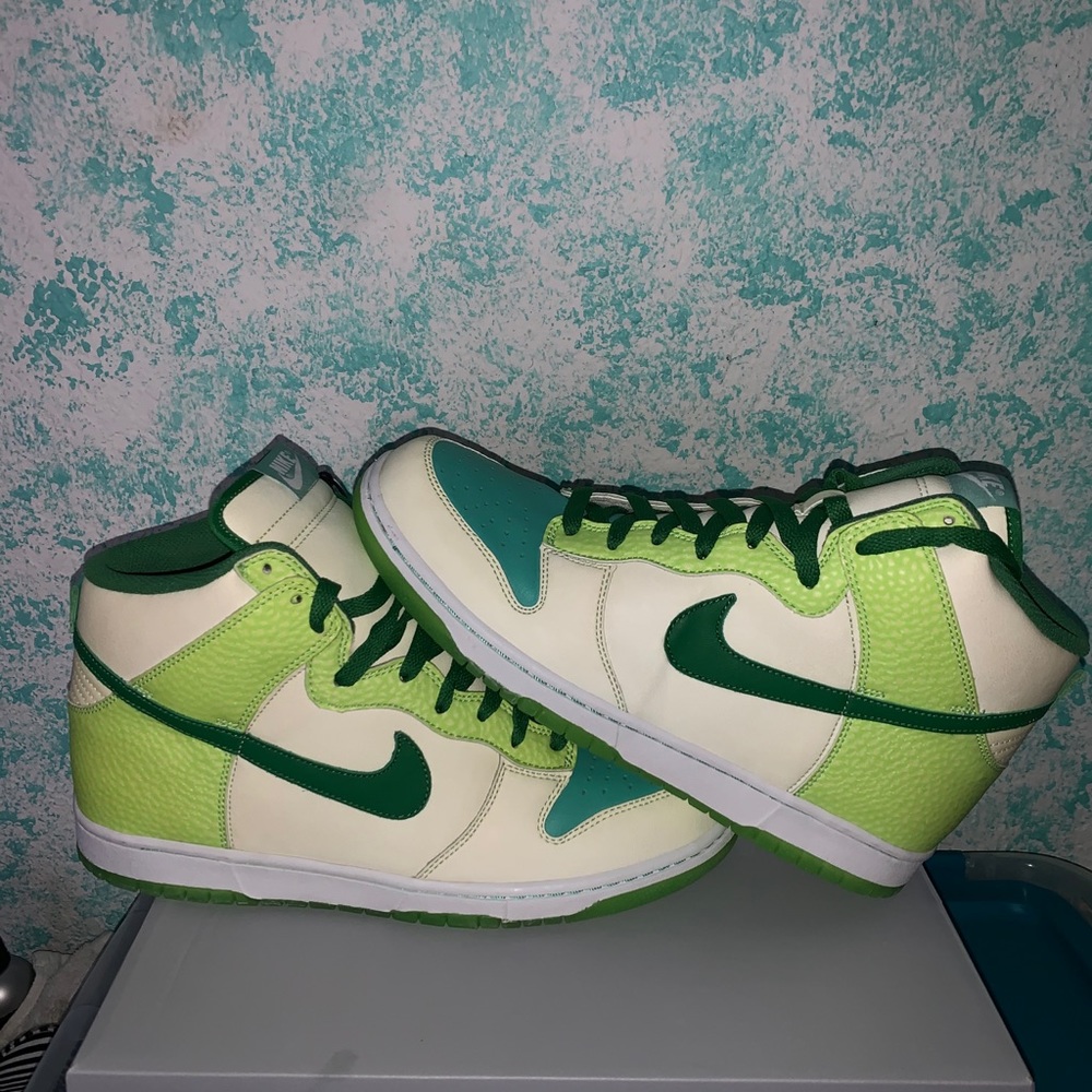 Nike dunk high glow in the dark